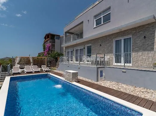 Villa Hedonist Seget Vranjica