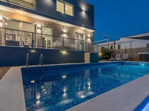 Villa Hedonist Seget Vranjica