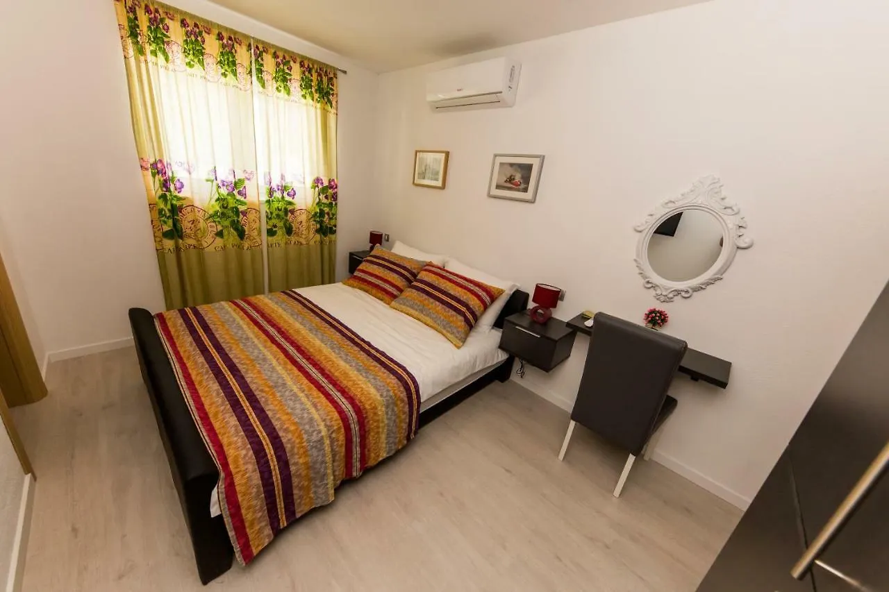 Villa Hedonist Seget Vranjica Croatia