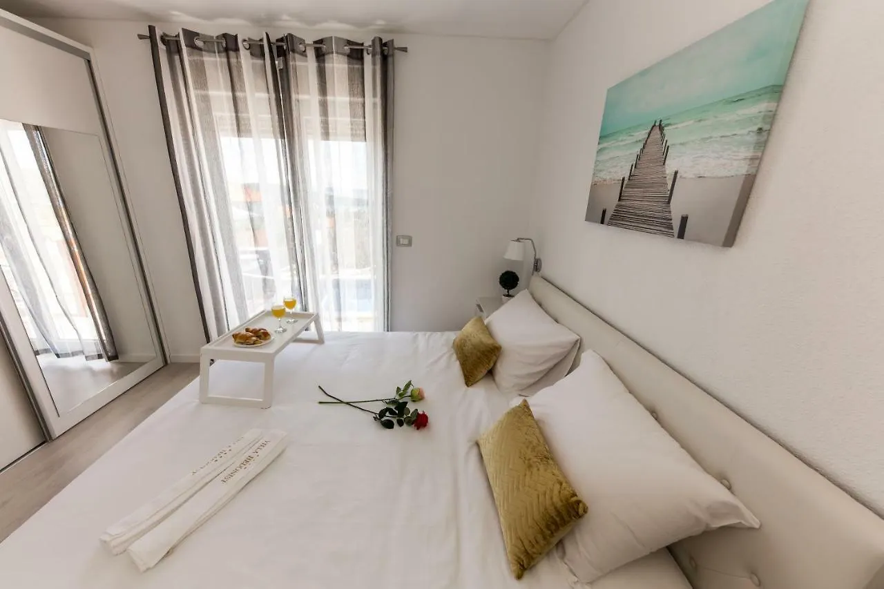 Villa Hedonist Seget Vranjica 0*,  Croatia