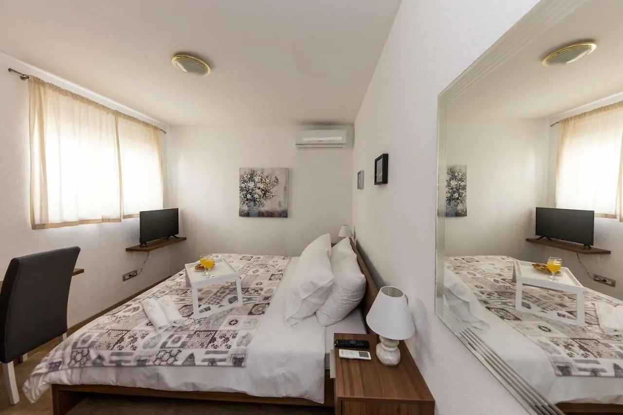 Villa Hedonist Seget Vranjica